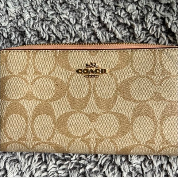 Coach Long Zip Around Wallet - Picture 2 of 6
